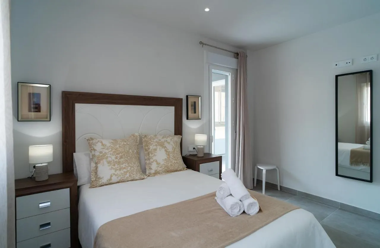 Appartamento AAC Málaga - Con luz propia, amplio y nuevo! 0*,