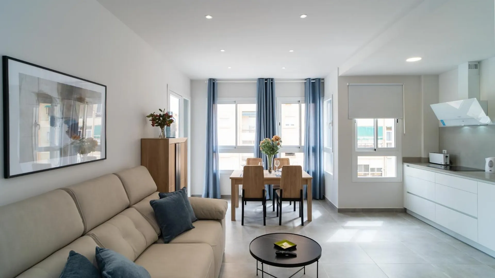 Appartamento AAC Málaga - Con luz propia, amplio y nuevo!