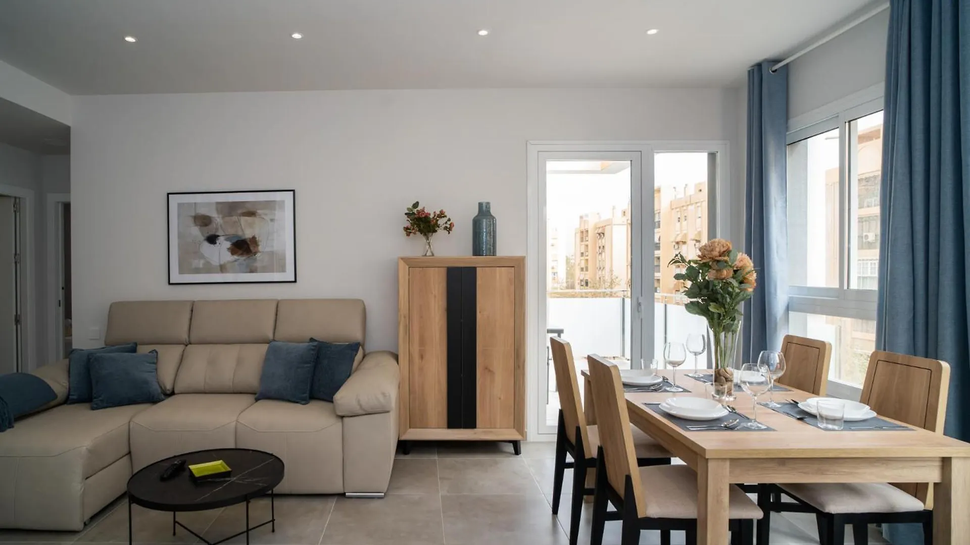 Apartment Aac Malaga - Apartamento Con Terraza, Muy Amplio, Totalmente Equipado, Cerca Del Centro Y Nuevo!