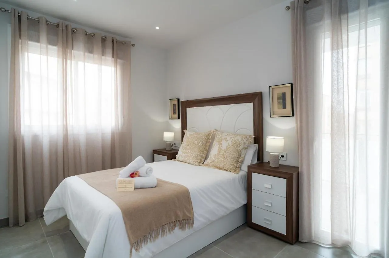 Apartment Aac Malaga - Apartamento Con Terraza, Muy Amplio, Totalmente Equipado, Cerca Del Centro Y Nuevo! Spain