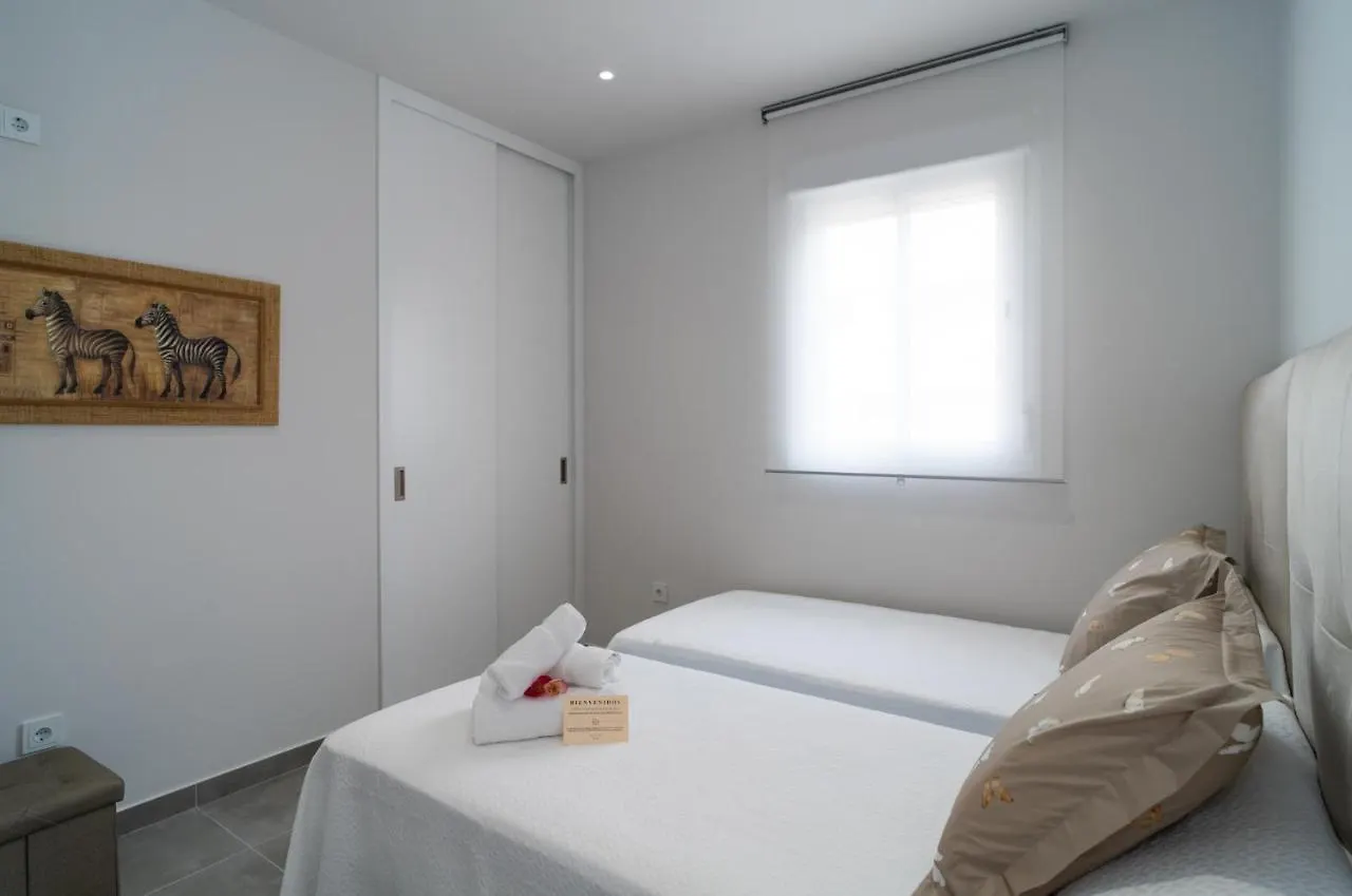 Apartment Aac Malaga - Apartamento Con Terraza, Muy Amplio, Totalmente Equipado, Cerca Del Centro Y Nuevo! Spain