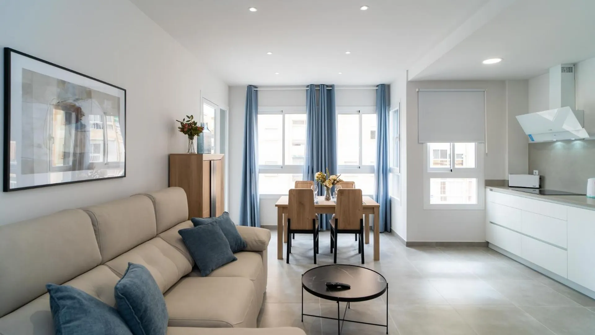 Aac Malaga - Apartamento Con Terraza, Muy Amplio, Totalmente Equipado, Cerca Del Centro Y Nuevo! 0*,  Spain