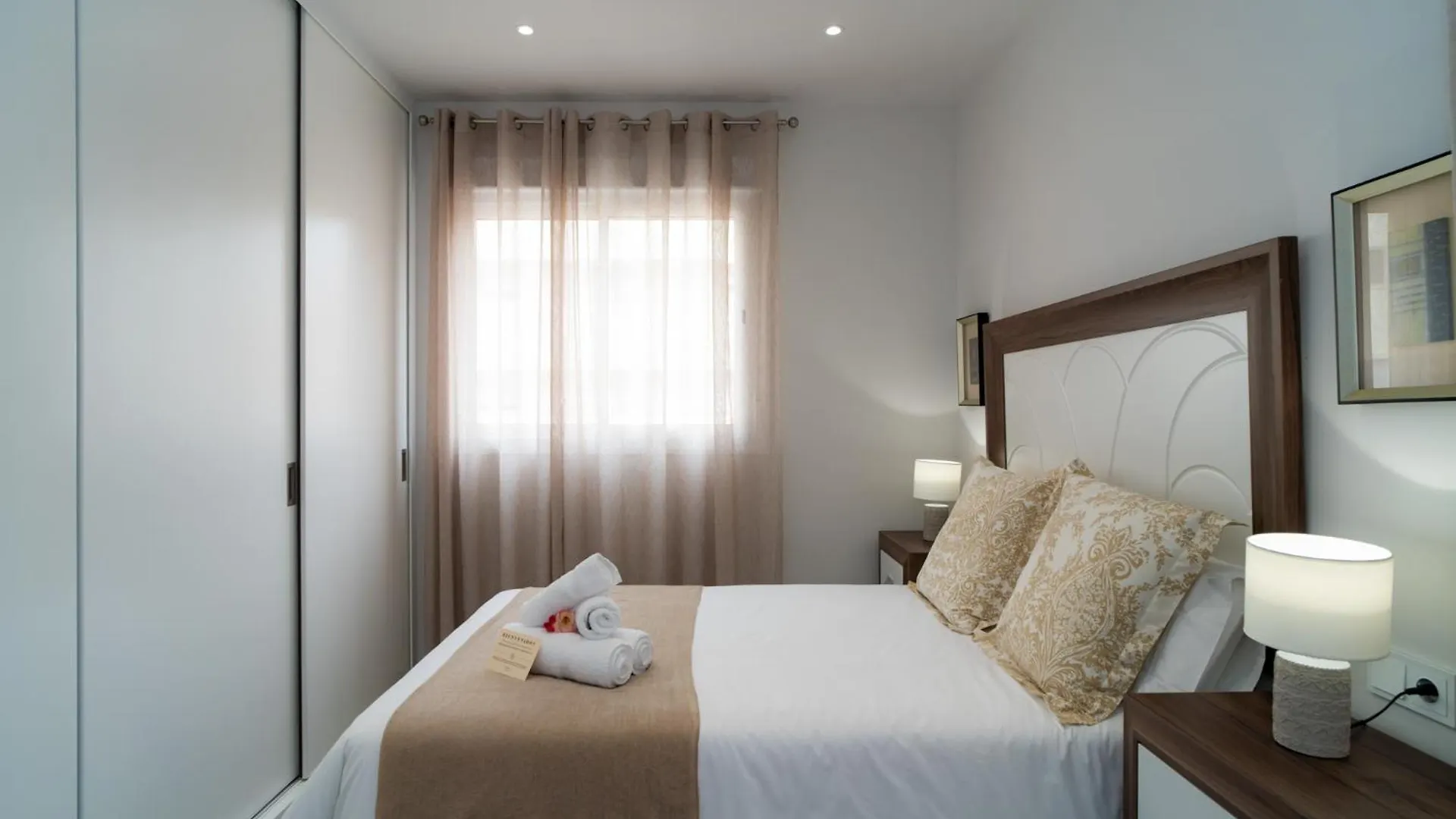 Aac Malaga - Apartamento Con Terraza, Muy Amplio, Totalmente Equipado, Cerca Del Centro Y Nuevo! Spain